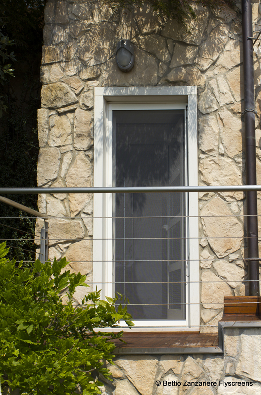 Giudy Bettio mosquito puerta neta