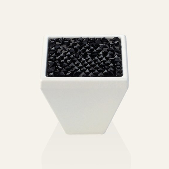 Pomo para muebles Linea Cali Rocas de PB con cristal de color negro azabache Swarowski® y blanco opaco