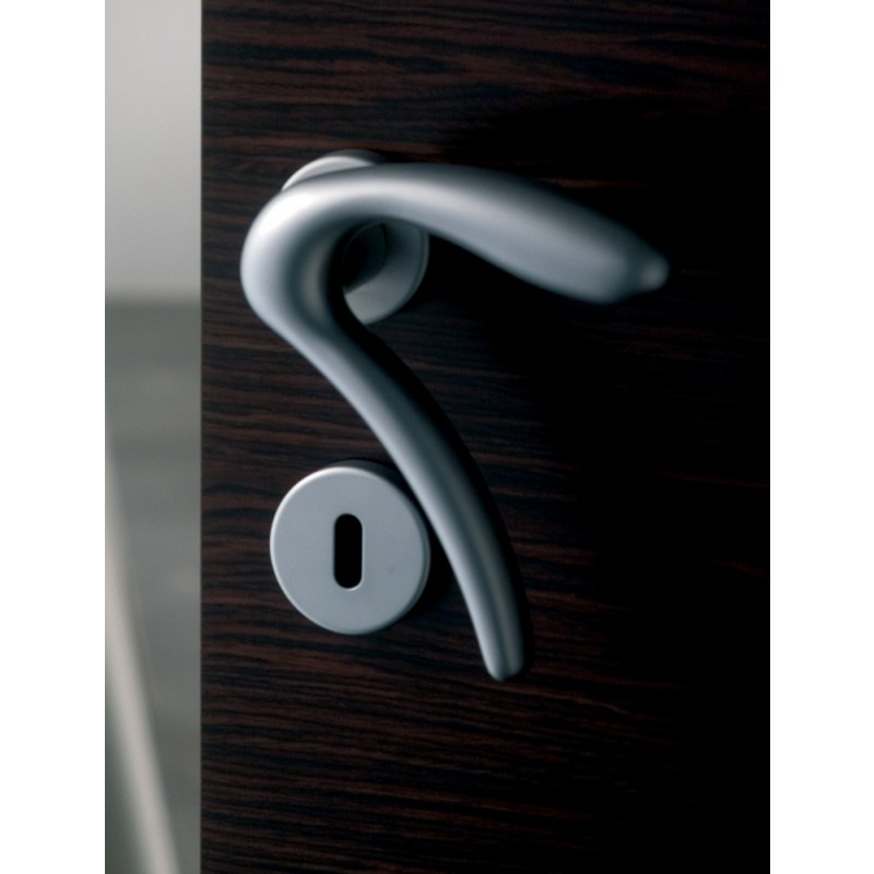 Par de manijas Ghidini Modelo Leonardo ACP Rosette y ventila Cilindro