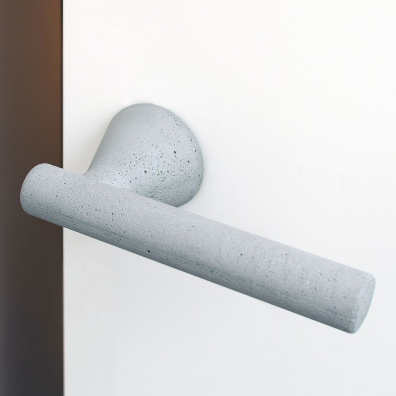 Alba pulido cromo y manija de satén para la puerta en Rosette Design Made in Italy Colombo Design