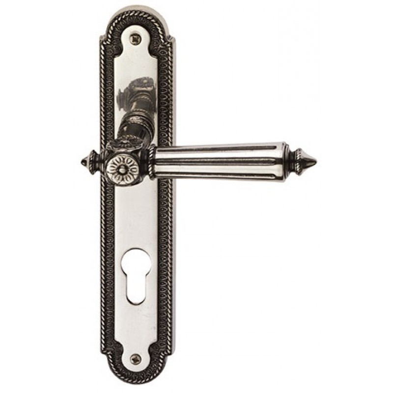 Patrizio Classique PFS Pasini para manija de puerta de latón en la placa